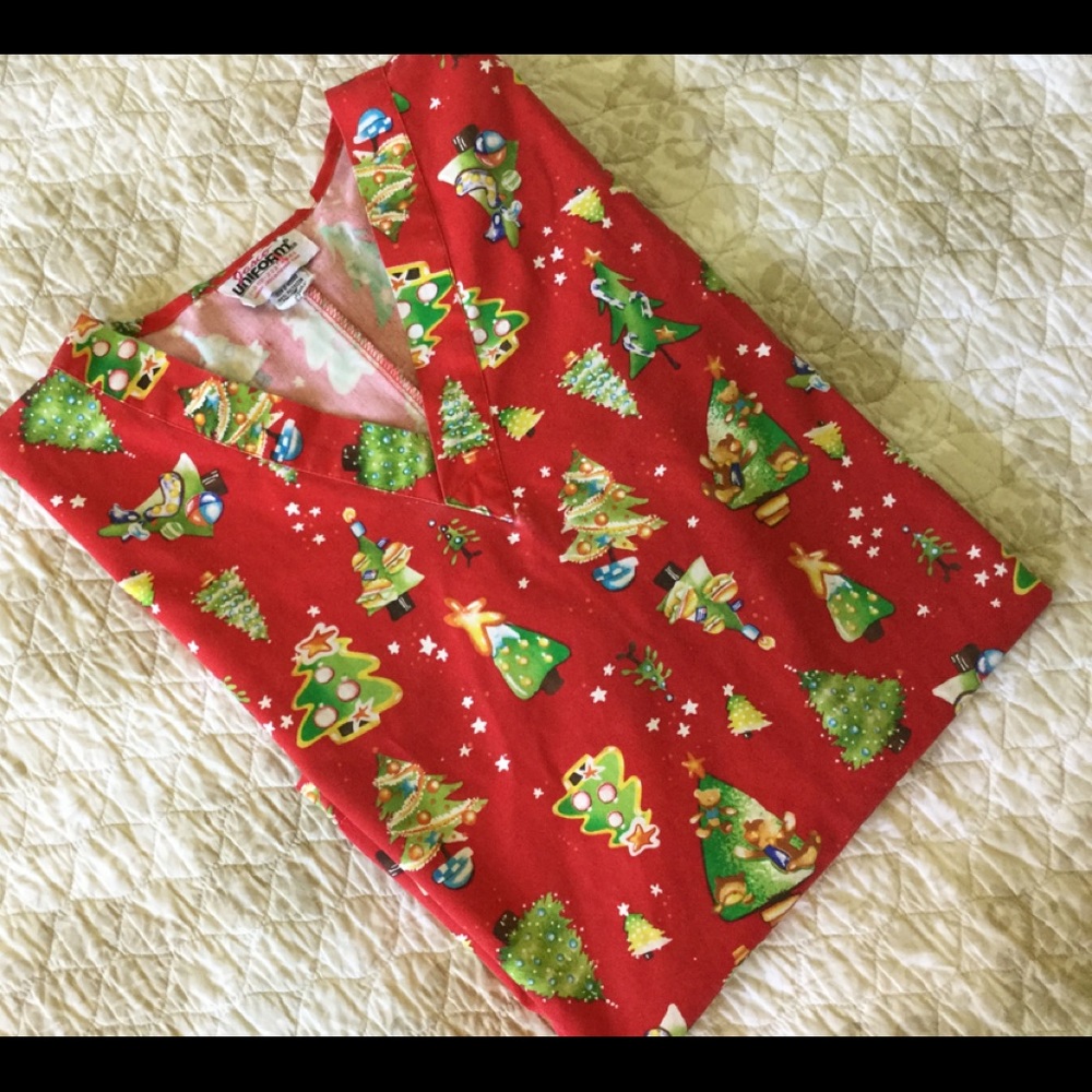 JASCO UNIFORM Christmas Tree Red Scrub Top Size M